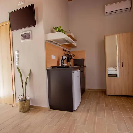 Lila's * Ασπροβάλτα