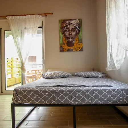 Lila's Ασπροβάλτα