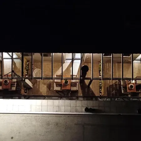 Lila's Ασπροβάλτα